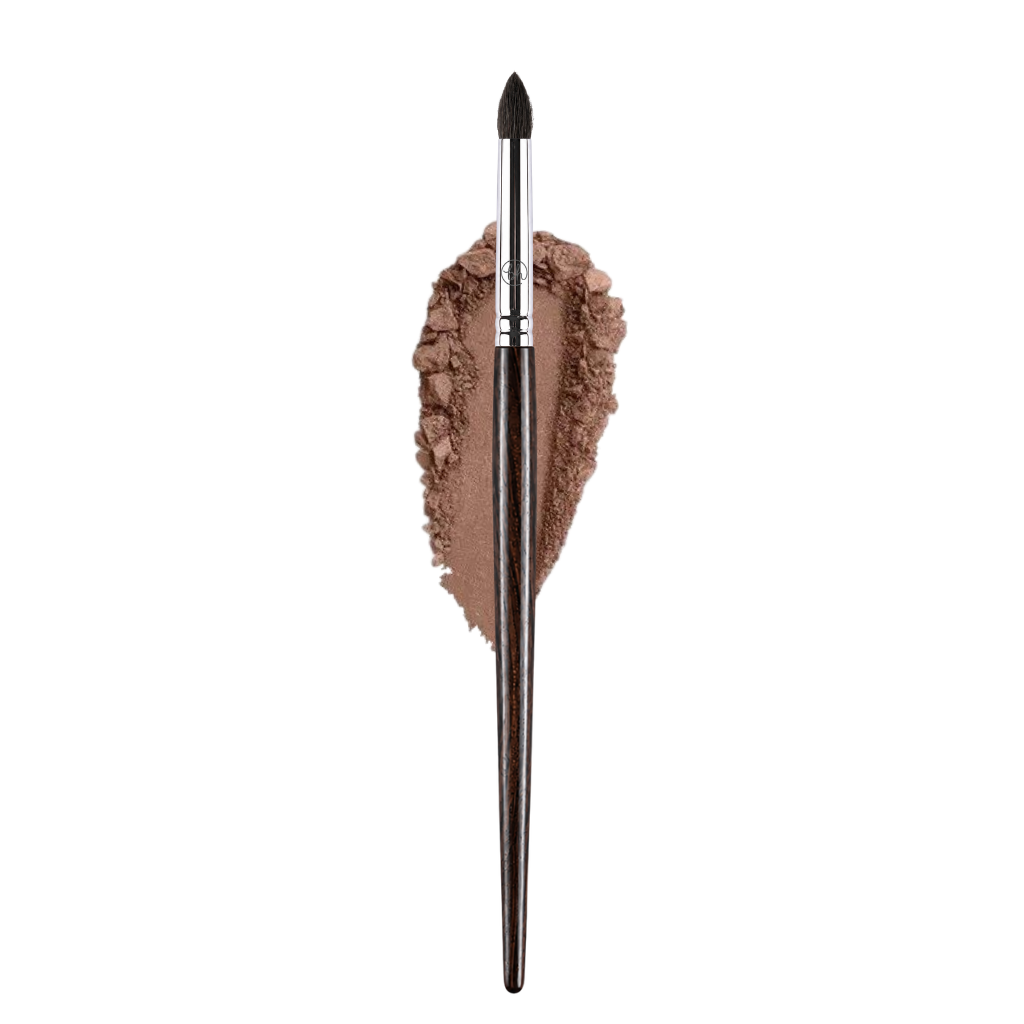 Cọ Nhấn Sáng Khóe Mắt Và Bọng Mắt Đầu Nhọn BH Cosmetics Inner Corner Brush BH303